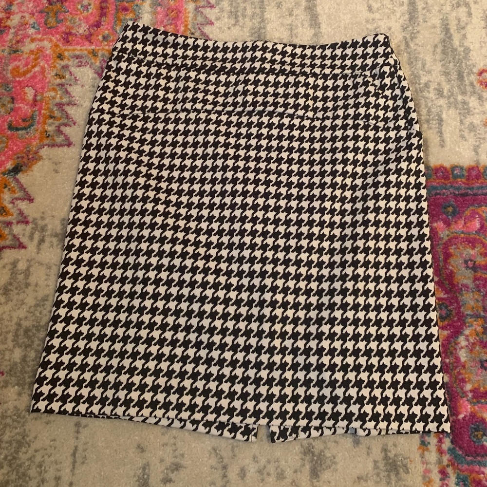 Michael Khors hounds tooth pencil skirt